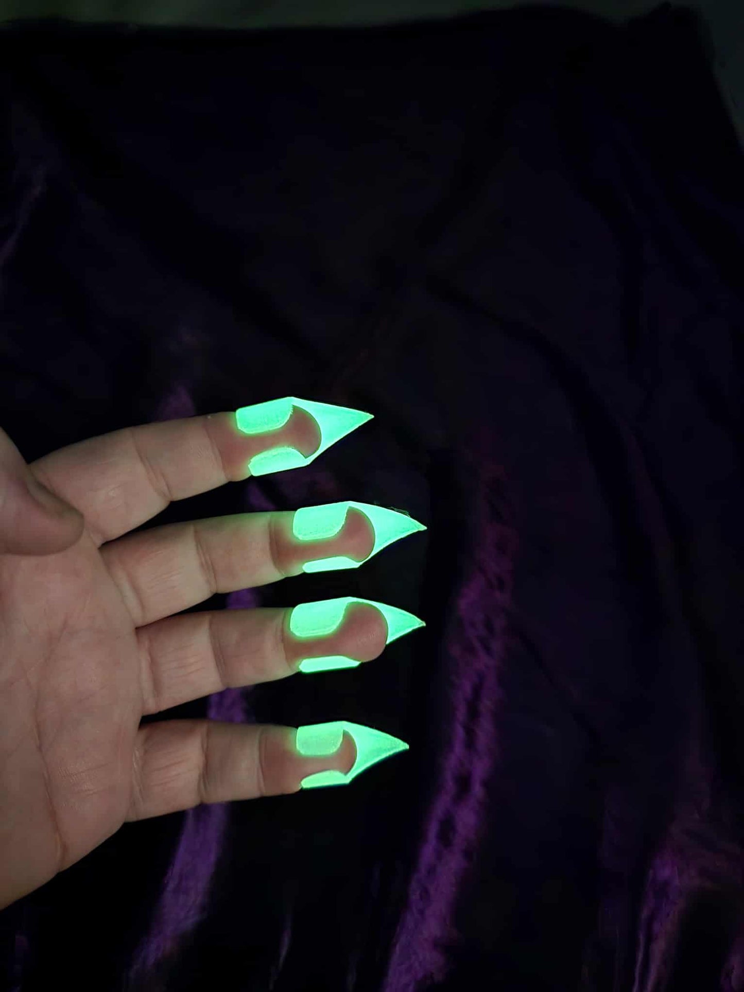 Finger Claws